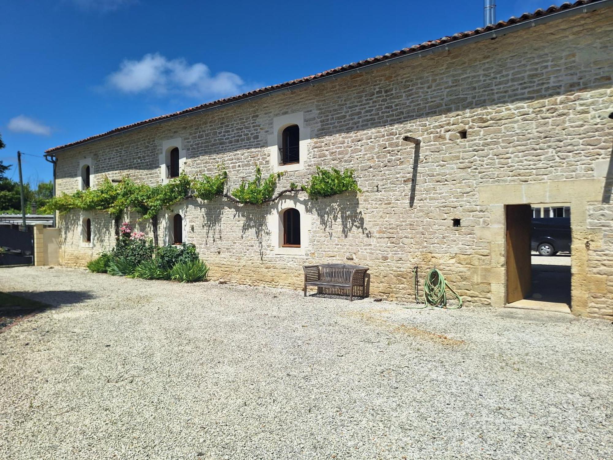 Gites Les Grandes Ecures Mons  Exterior photo