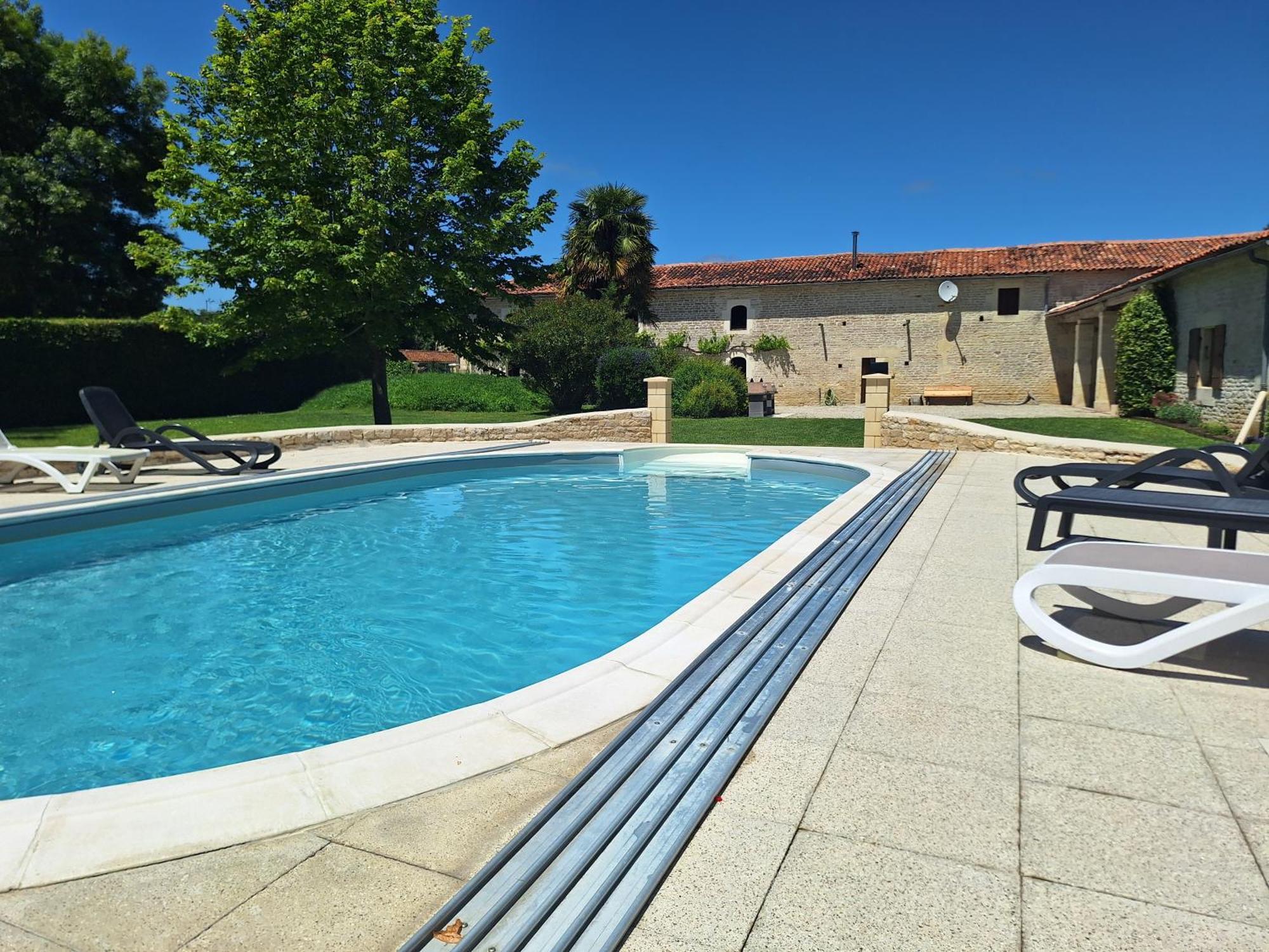 Gites Les Grandes Ecures Mons  Exterior photo