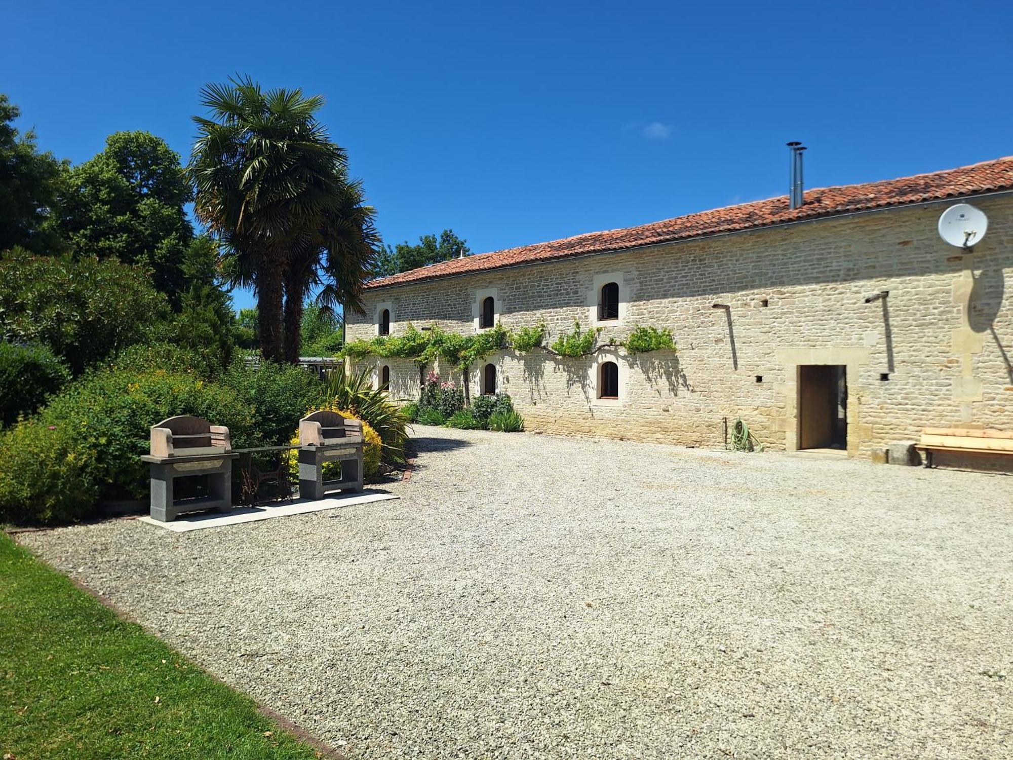 Gites Les Grandes Ecures Mons  Exterior photo